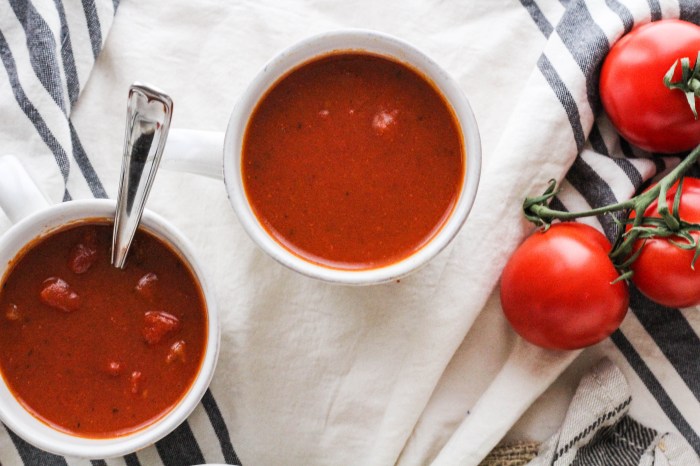 Soup tomato curry eatwell101 credit