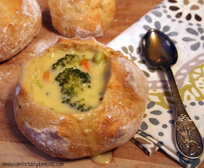 Onion soup bread french bowl debbienet serve hearty lunch like we